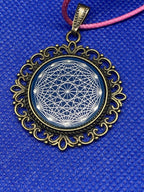 Amulett – bronzefarben, Dodecagram 12 – er Stern, Disc in blau 25 mm, zinnlegiert, kupferunterlegt – Produktansicht 1
