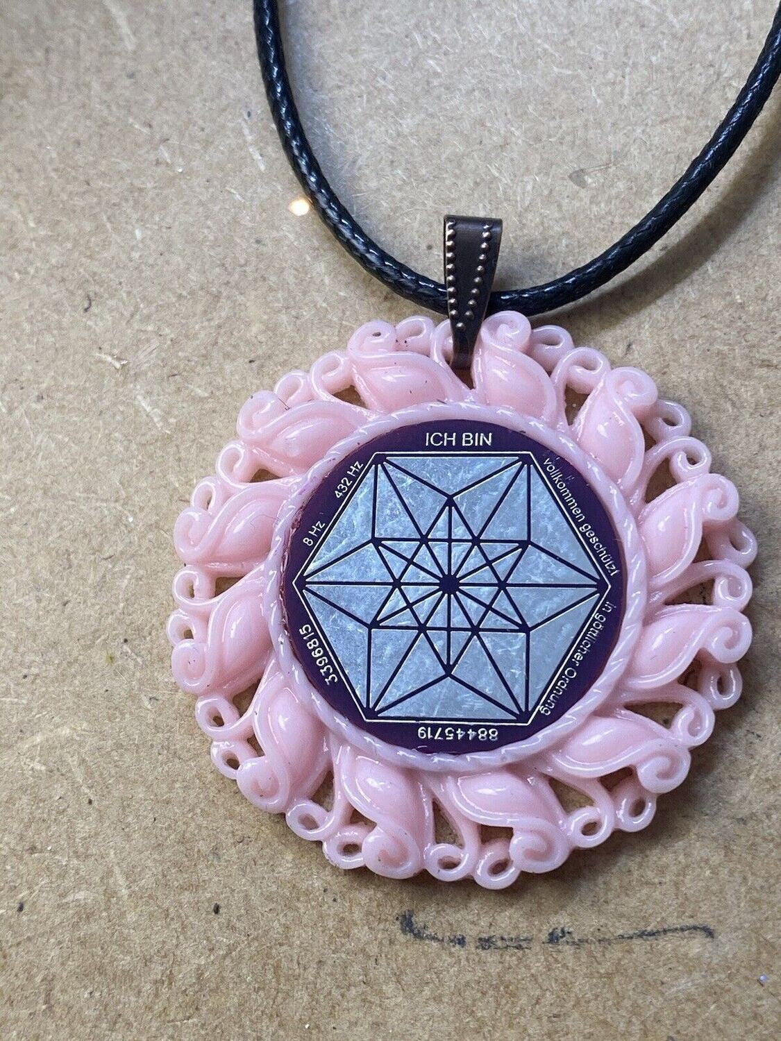 Amulett – Resin Harz Art – Vector Equilibrium – 25 mm / zinnlegiert – Produktansicht 1