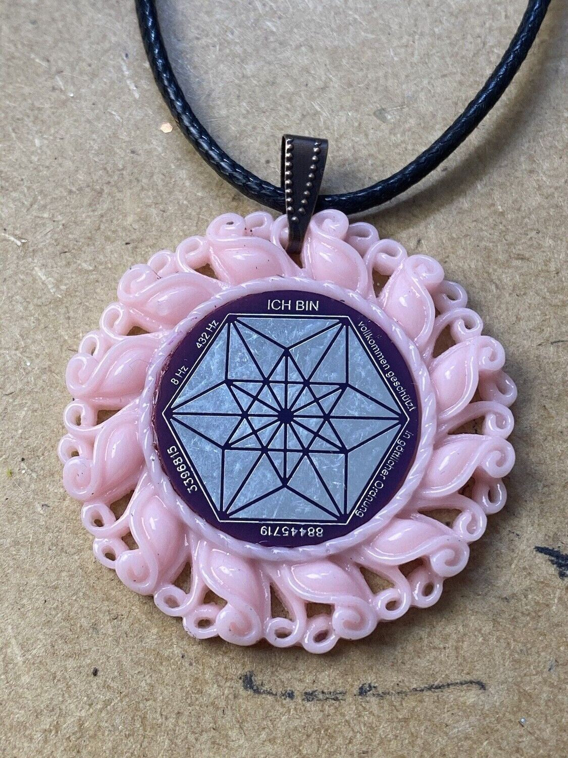 Amulett – Resin Harz Art – Vector Equilibrium – 25 mm / zinnlegiert – Produktansicht 1