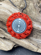 Amulett – Resin Harz Art – Lakhovsky MWO – 25 mm / zinnlegiert / weiß – Produktansicht 1
