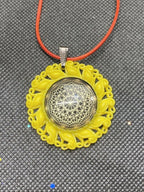 Amulett – Resin Harz Art – Dodecagram – 25 mm / goldlegiert / sonnengelb – Produktansicht 1