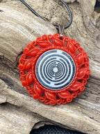 Amulett – Resin Harz Art – Lakhovsky MWO – 25 mm / zinnlegiert / weiß – Produktansicht 1