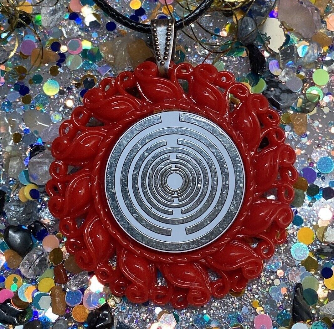 Amulett – Resin Harz Art – Lakhovsky MWO – 25 mm / zinnlegiert / weiß – Produktansicht 1