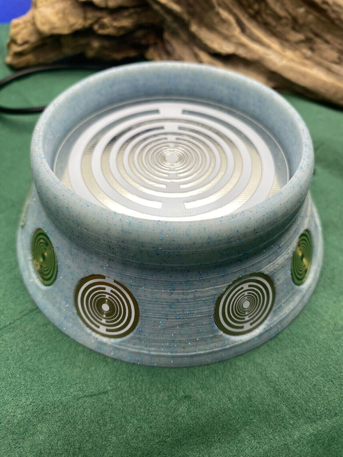 69 mm VibraNex Brunnen – Limited Glitzer Edition, Oberflächenplatte zinnlegiert, Füllung Rosenquarz – Produktansicht 1