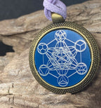 Amulett – bronzefarben, Metatron, Disc in blau 25 mm, zinnlegiert, kupferunterlegt – Produktansicht 1
