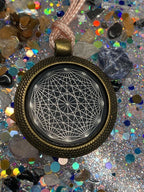 Amulett – bronzefarben, Dodecagram 12 – er Stern, Disc in schwarz 25 mm, zinnlegiert, kupferunterlegt – Produktansicht 1