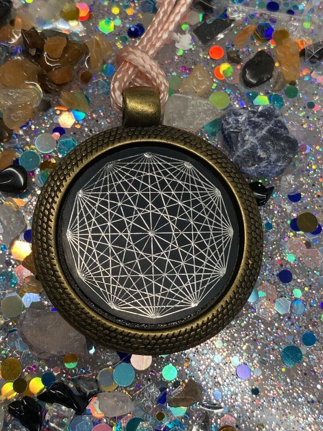 Amulett – bronzefarben, Dodecagram 12 – er Stern, Disc in schwarz 25 mm, zinnlegiert, kupferunterlegt – Produktansicht 1
