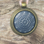 Amulett – bronzefarben, Dodecagram 12 – er Stern, Disc in schwarz 25 mm, zinnlegiert, kupferunterlegt – Produktansicht 1