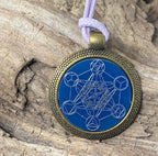Amulett – bronzefarben, Metatron, Disc in blau 25 mm, zinnlegiert, kupferunterlegt – Produktansicht 1