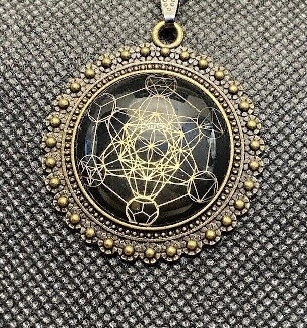 Amulett – bronzefarben, Metatron, Disc in schwarz (hinter Glas) 25 mm, goldlegiert, kupferunterlegt – Produktansicht 1