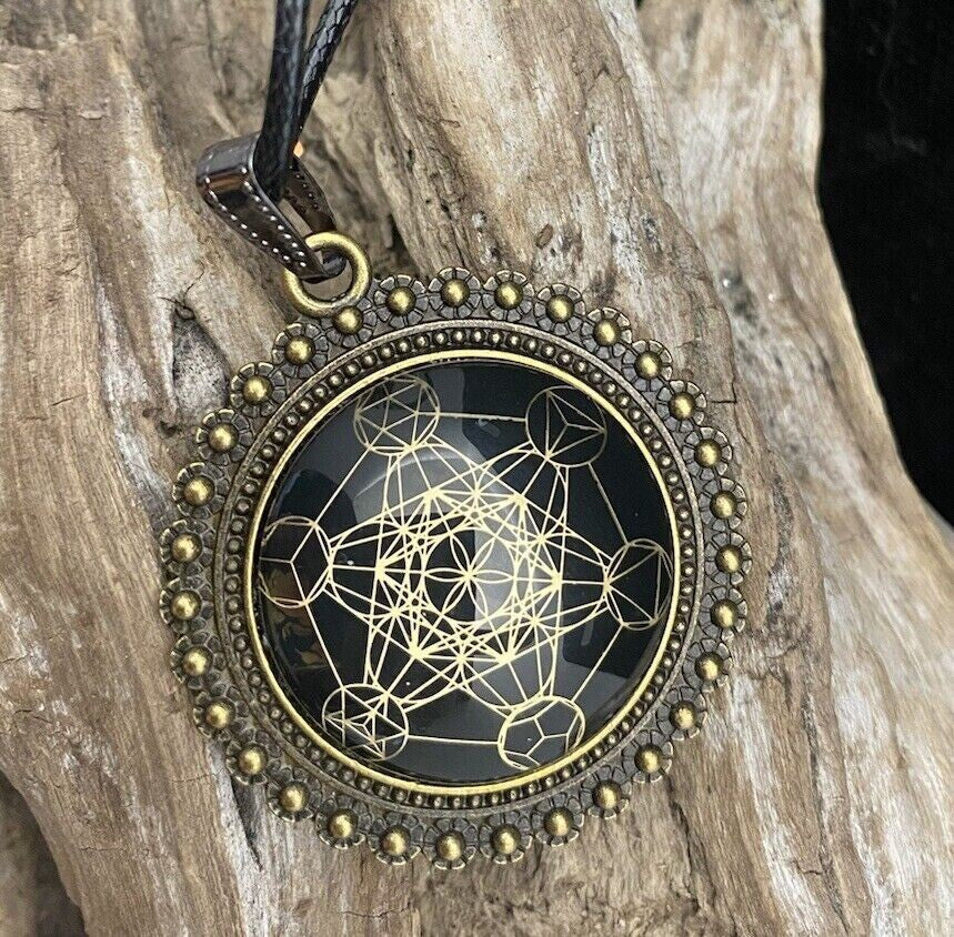 Amulett – bronzefarben, Metatron, Disc in schwarz (hinter Glas) 25 mm, goldlegiert, kupferunterlegt – Produktansicht 1