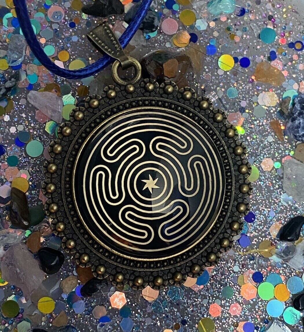 Amulett – bronzefarben, Hekathe Wheel, Disc (hinter Glas) in schwarz 25 mm, goldlegiert, kupferunterlegt – Produktansicht 1