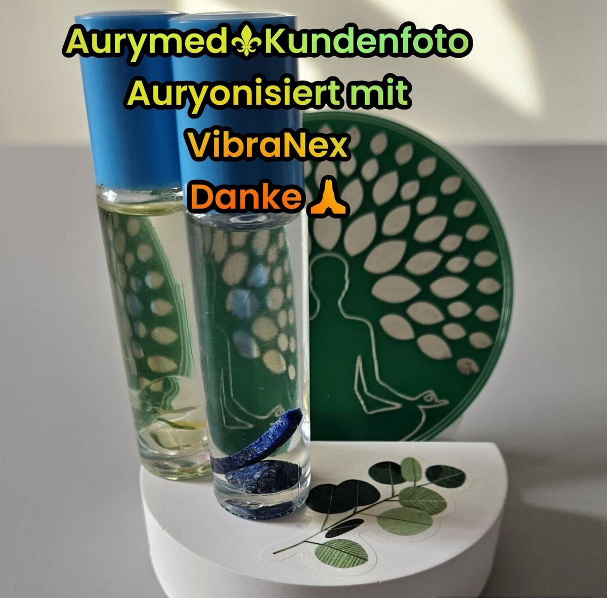 69 mm VibraNex UFO – silk golden, Oberflächenplatte goldlegiert, Füllung Bergkristall – Produktansicht 1