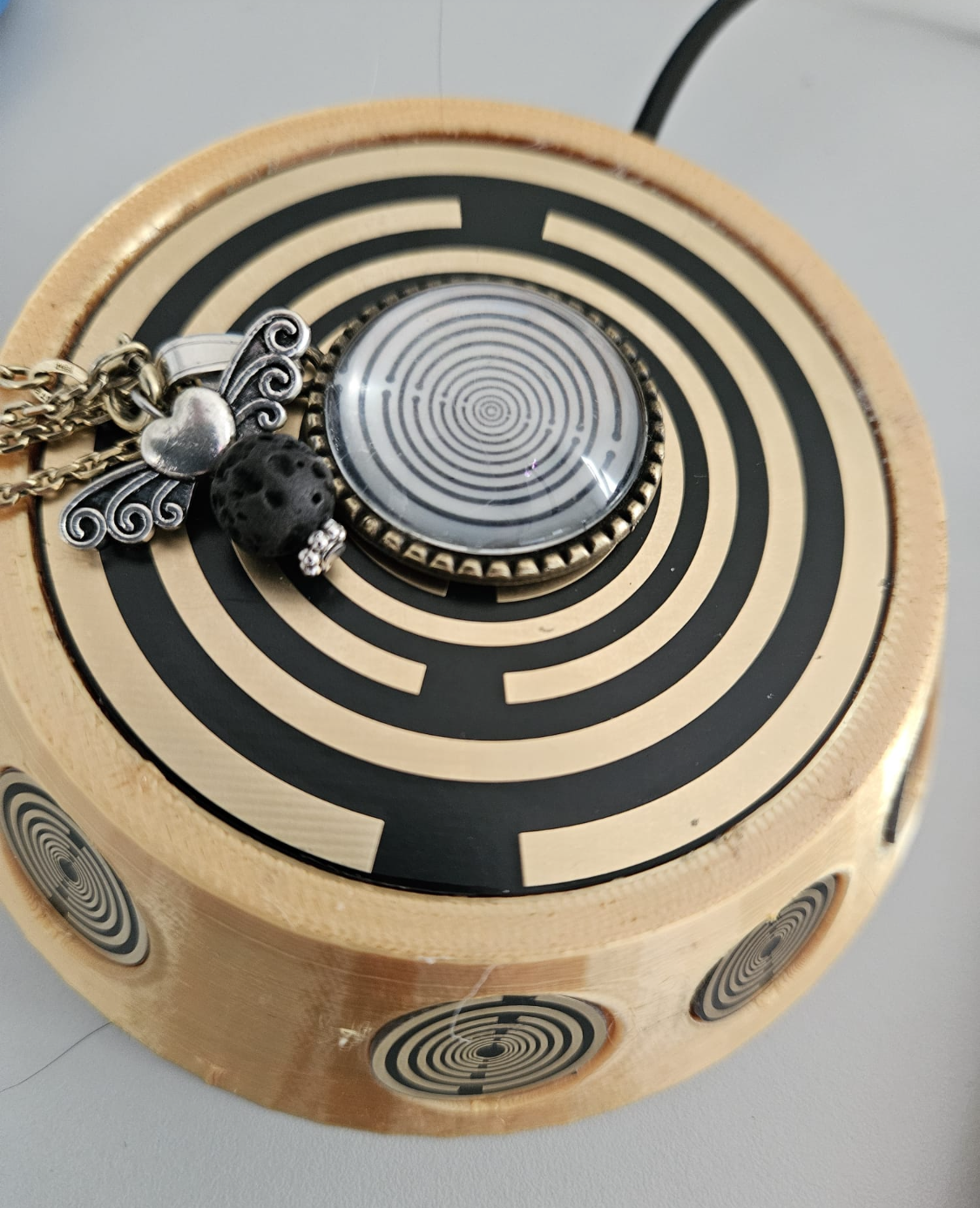 69 mm VibraNex UFO – silk golden, Oberflächenplatte goldlegiert – Produktansicht 1