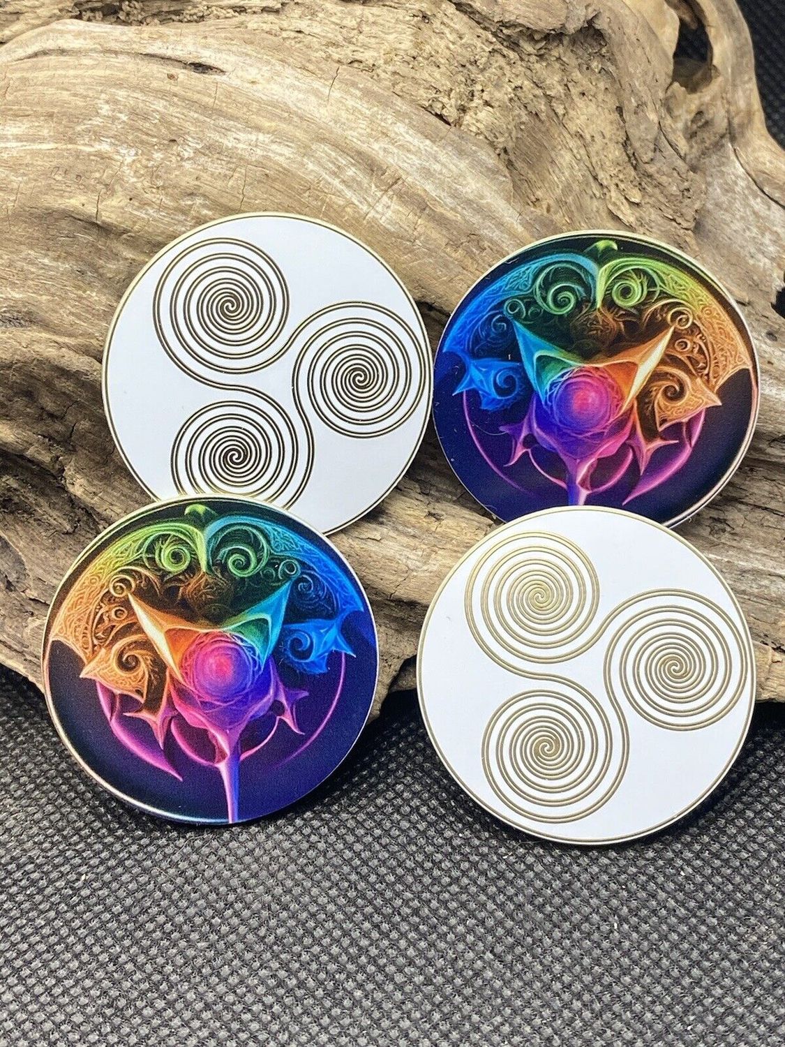 38 mm Disc 6er-Set – 6 Stück – 3fach Triskele – Fantasie Symbolik – goldlegiert – Produktansicht 3