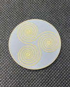 38 mm Disc 6er-Set – 6 Stück – 3fach Triskele – Fantasie Symbolik – goldlegiert – Produktansicht 4