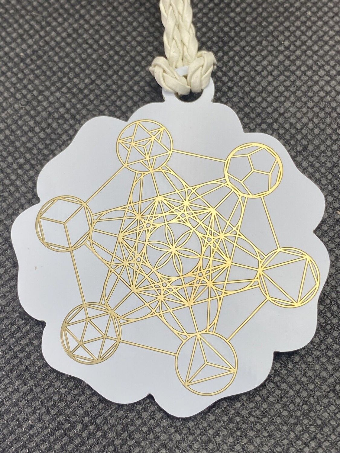 Amulett – Disc – mein Herz zeigt Liebe in – Metatron – 53 mm / goldlegiert – Produktansicht 1