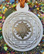 Amulett – Sri Yantra+ regenbogen Farbenden Lotus, doppelseitig, 1 Seite goldlegiert, kupferunterlegt – Produktansicht 1