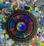 Amulett – bronzefarben, Portal mit Frequenz Muster, Disc in regenbogenfarbend 25 mm – Produktansicht 1