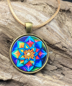 Amulett – Lotus – 25 mm / goldlegiert / bunt – Produktansicht 1