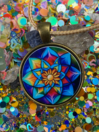 Amulett – Lotus – 25 mm / goldlegiert / bunt – Produktansicht 1