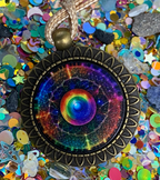 Amulett – bronzefarben, Portal mit Frequenz Muster, Disc in regenbogenfarbend 25 mm – Produktansicht 1