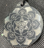 Amulett – Ich bin – Merkaba – Triskele schwarz mit zinnlegiert ca. 48mmx52 mm – Produktansicht 1