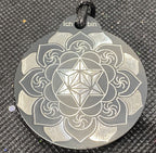 Amulett – Ich bin – Merkaba – Triskele schwarz mit zinnlegiert ca. 48mmx52 mm – Produktansicht 1