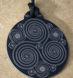 Amulett – Ich bin – Merkaba – Triskele schwarz mit zinnlegiert ca. 48mmx52 mm – Produktansicht 1