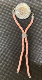 Armband-Kordel, zartrose, Metatron mit den platonischen Körpern, Disc(hinter Glas) gold legiert + Kupfer unterlegt ca. 25 mm, Verschluss durch Ziehen in der Größe leicht zu verstellen