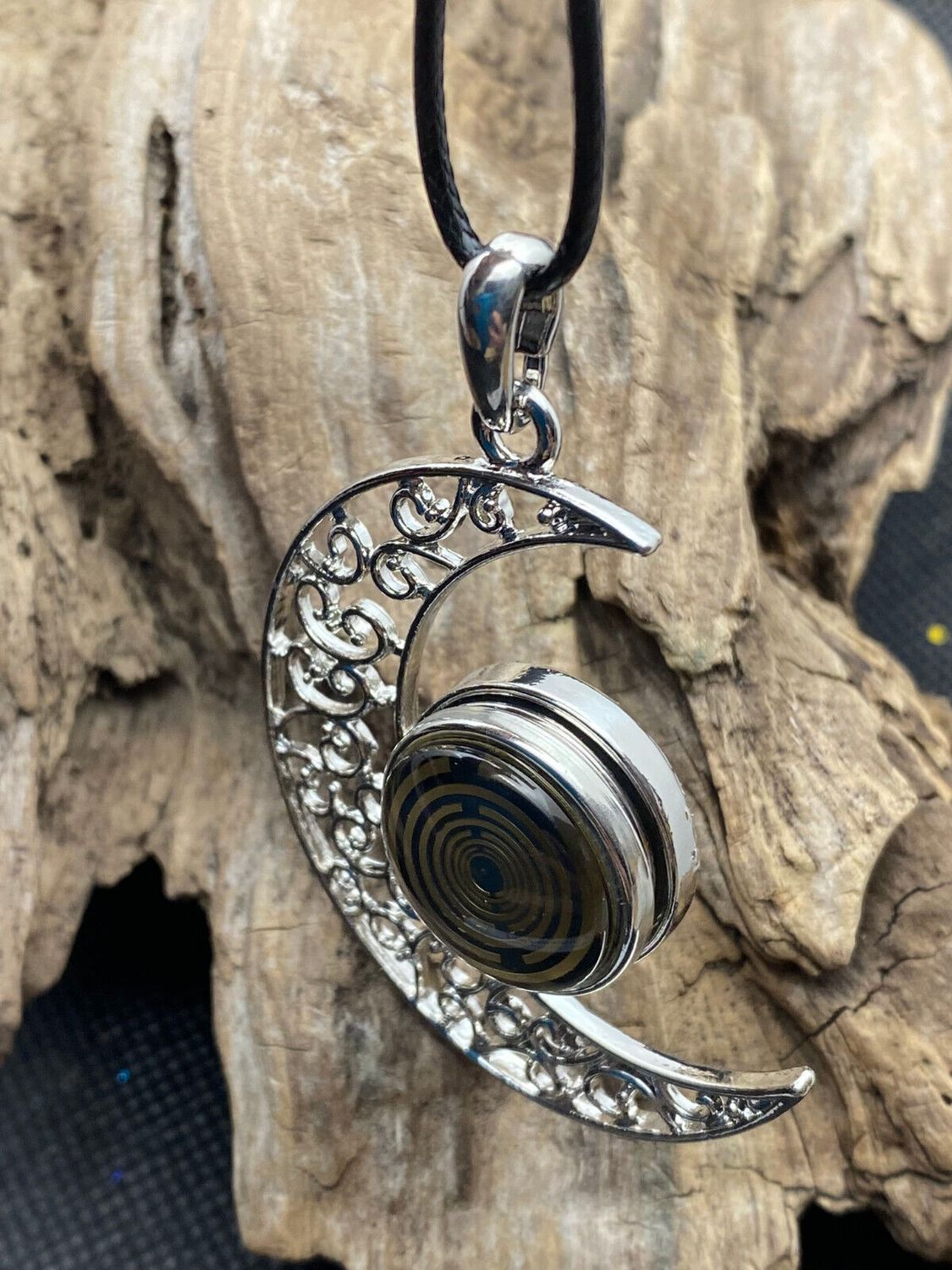 Amulett – Mond mit Wechseldruckknopf mit – Lakhovsky MWO – 18 mm / goldlegiert / schwarz – Produktansicht 1