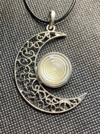 Amulett – Mond mit Wechseldruckknopf mit – Lakhovsky MWO – 18 mm / goldlegiert / schwarz – Produktansicht 1