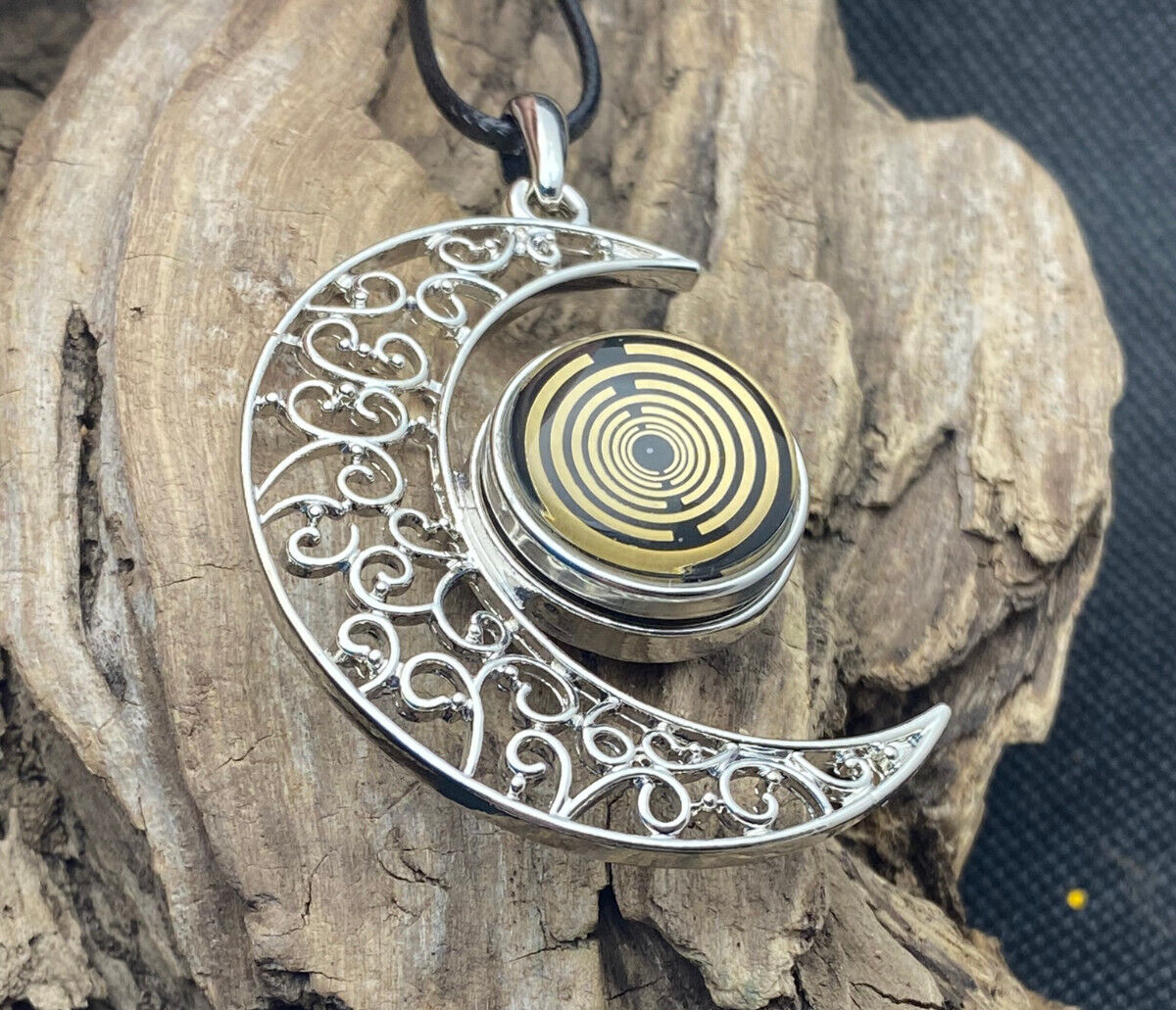 Amulett – Mond mit Wechseldruckknopf mit – Lakhovsky MWO – 18 mm / goldlegiert / schwarz – Produktansicht 1