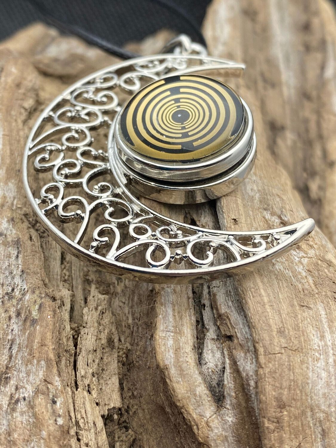 Amulett – Mond mit Wechseldruckknopf mit – Lakhovsky MWO – 18 mm / goldlegiert / schwarz – Produktansicht 1