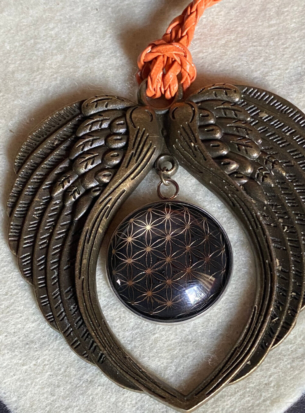 Amulett – Blume des Lebens – 25 mm / goldlegiert / schwarz – Produktansicht 1