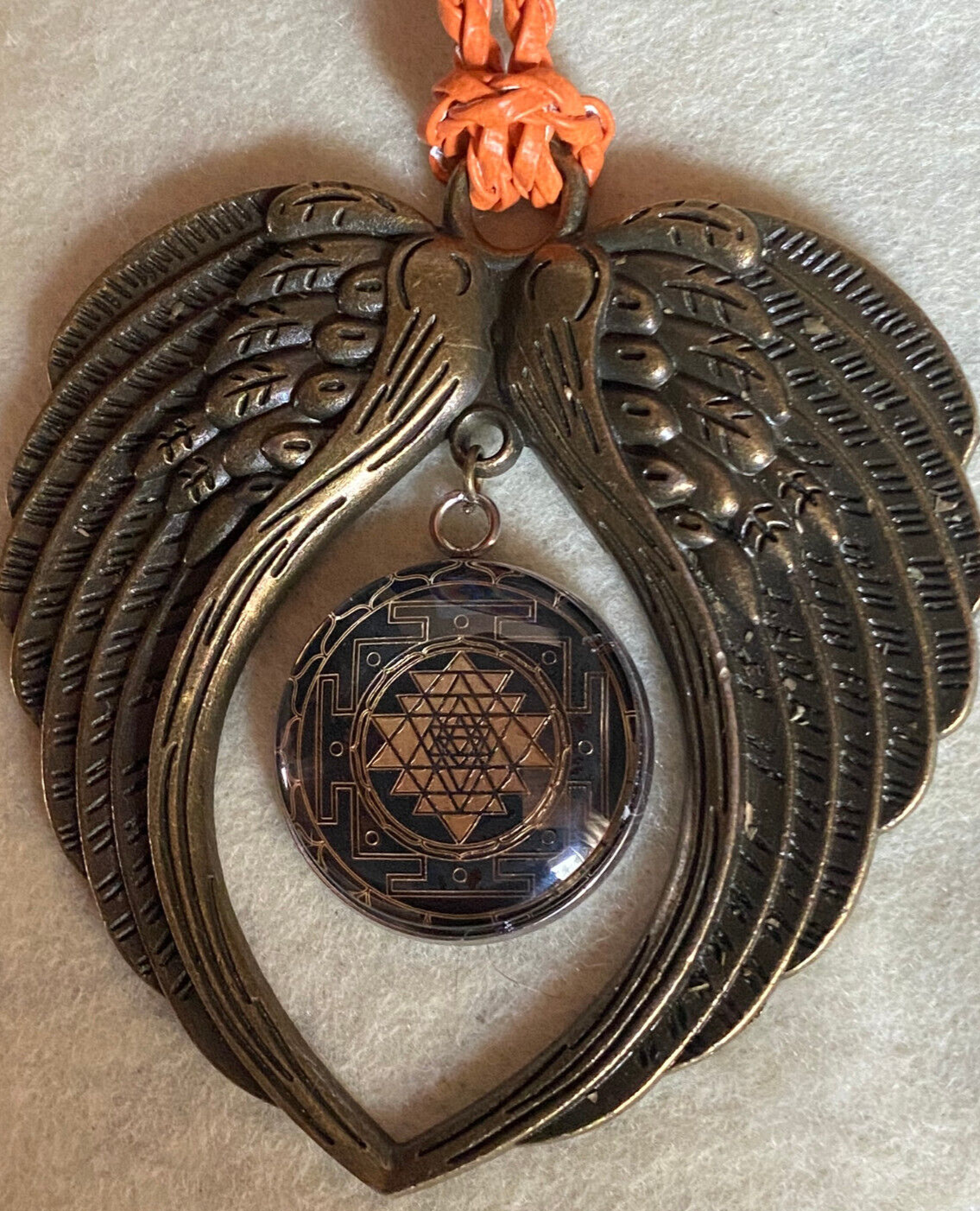 Amulett – Sri Yantra – 25 mm / goldlegiert / schwarz – Produktansicht 1