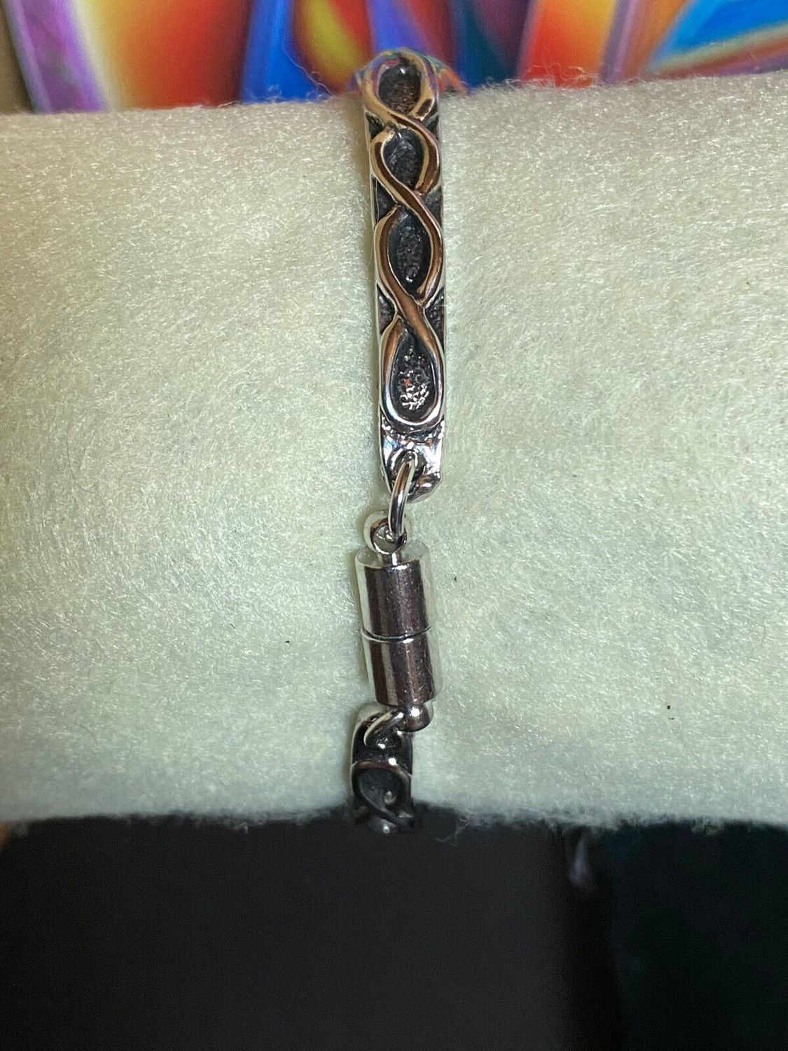 Armband-silberfarbend,Wechseldruckknopf,Symbol Lakhovsky MWO Schwingkreis Oszillator Antenne (stromlos), weiße+schwarze Disc gold legiert + Kupfer unterlegt ca. 18 mm hinter Glas,Magnetverschluss