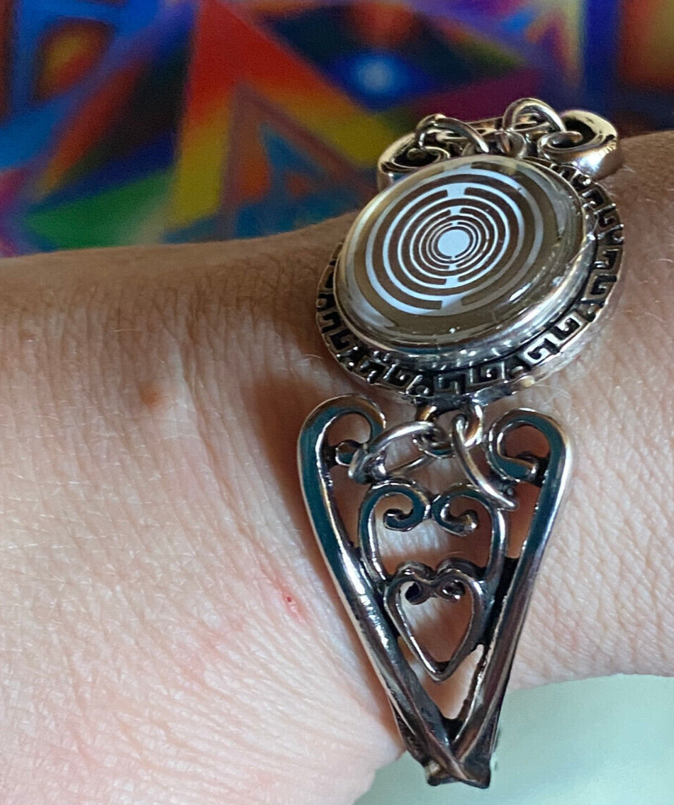 Armband-silberfarbend,Wechseldruckknopf,Symbol Lakhovsky MWO Schwingkreis Oszillator Antenne (stromlos), weiße+schwarze Disc gold legiert + Kupfer unterlegt ca. 18 mm hinter Glas,Magnetverschluss