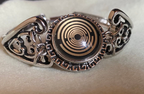 Armband-silberfarbend,Wechseldruckknopf,Symbol Lakhovsky MWO Schwingkreis Oszillator Antenne (stromlos), weiße+schwarze Disc gold legiert + Kupfer unterlegt ca. 18 mm hinter Glas,Magnetverschluss