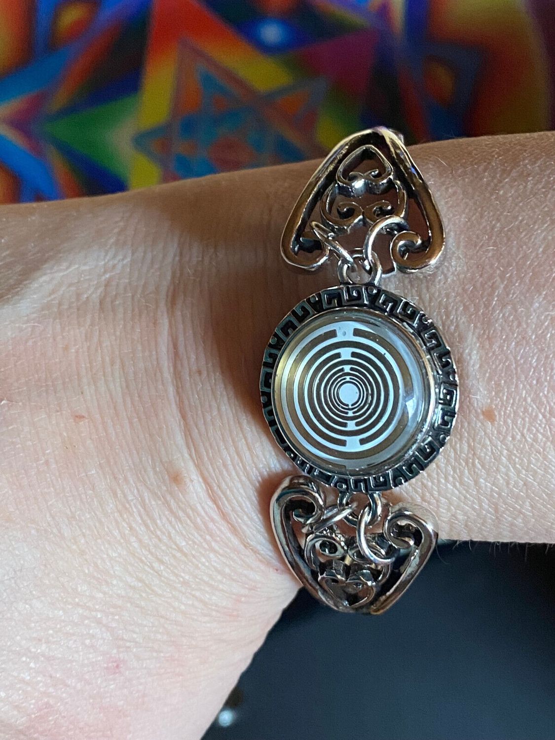 Armband-silberfarbend,Wechseldruckknopf,Symbol Lakhovsky MWO Schwingkreis Oszillator Antenne (stromlos), weiße+schwarze Disc gold legiert + Kupfer unterlegt ca. 18 mm hinter Glas,Magnetverschluss