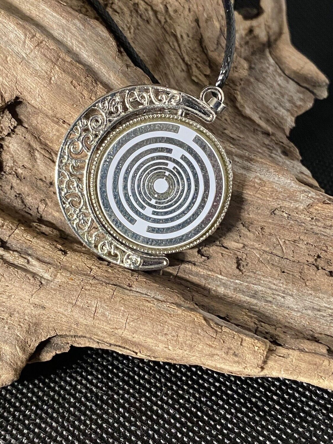 Amulett 2er-Set – Dreh – /Wende – Medaillon Mond – Lakhovsky MWO + Dodecagram – 25 mm / zinnlegiert – Produktansicht 1