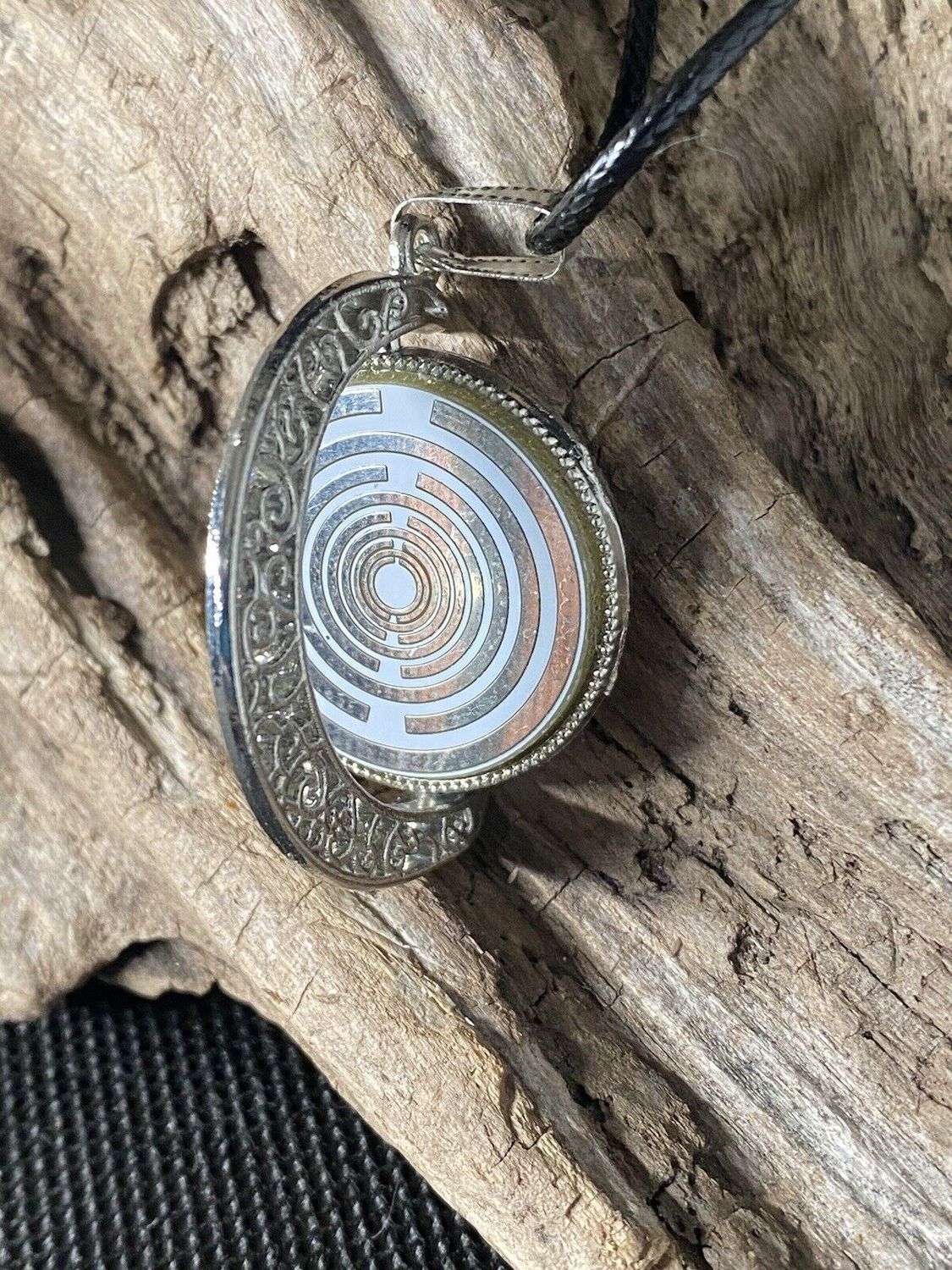 Amulett 2er-Set – Dreh – /Wende – Medaillon Mond – Lakhovsky MWO + Dodecagram – 25 mm / zinnlegiert – Produktansicht 1