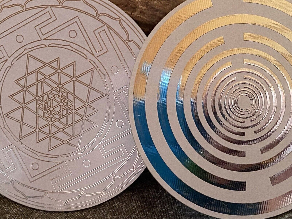 94 mm Disc 2er-Set – Lakhovsky MWO + Sri Yantra – zinnlegiert / weiß – Produktansicht 1
