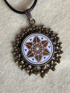 Amulett – Vector Equilibrium – 25 mm / goldlegiert / weiß – Produktansicht 1