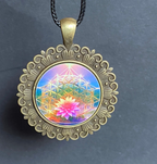 Amulett – Merkaba + Blume des Lebens – 25 mm / regenbogenfarben – Produktansicht 1