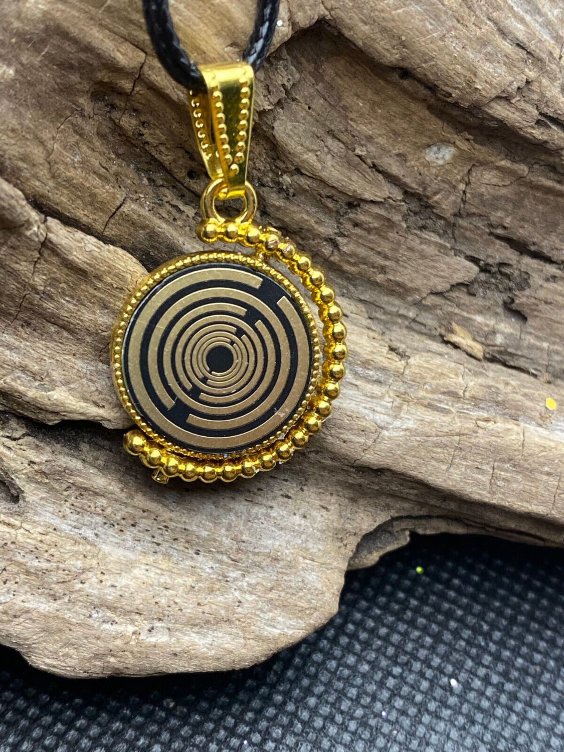 Amulett – Dreh – /Wende Anhänger goldfarben – Lakhovsky MWO – 16 mm / goldlegiert / schwarz – Produktansicht 1