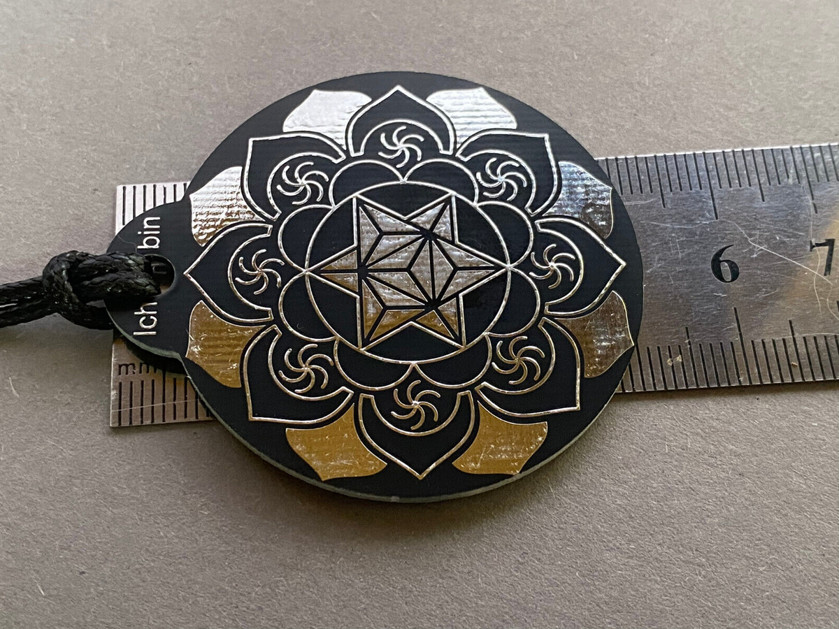 Amulett – Ich bin – Merkaba – Triskele schwarz mit zinnlegiert ca. 48mmx52 mm – Produktansicht 1