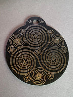 Amulett – Ich bin – Merkaba – Triskele schwarz mit zinnlegiert ca. 48mmx52 mm – Produktansicht 1