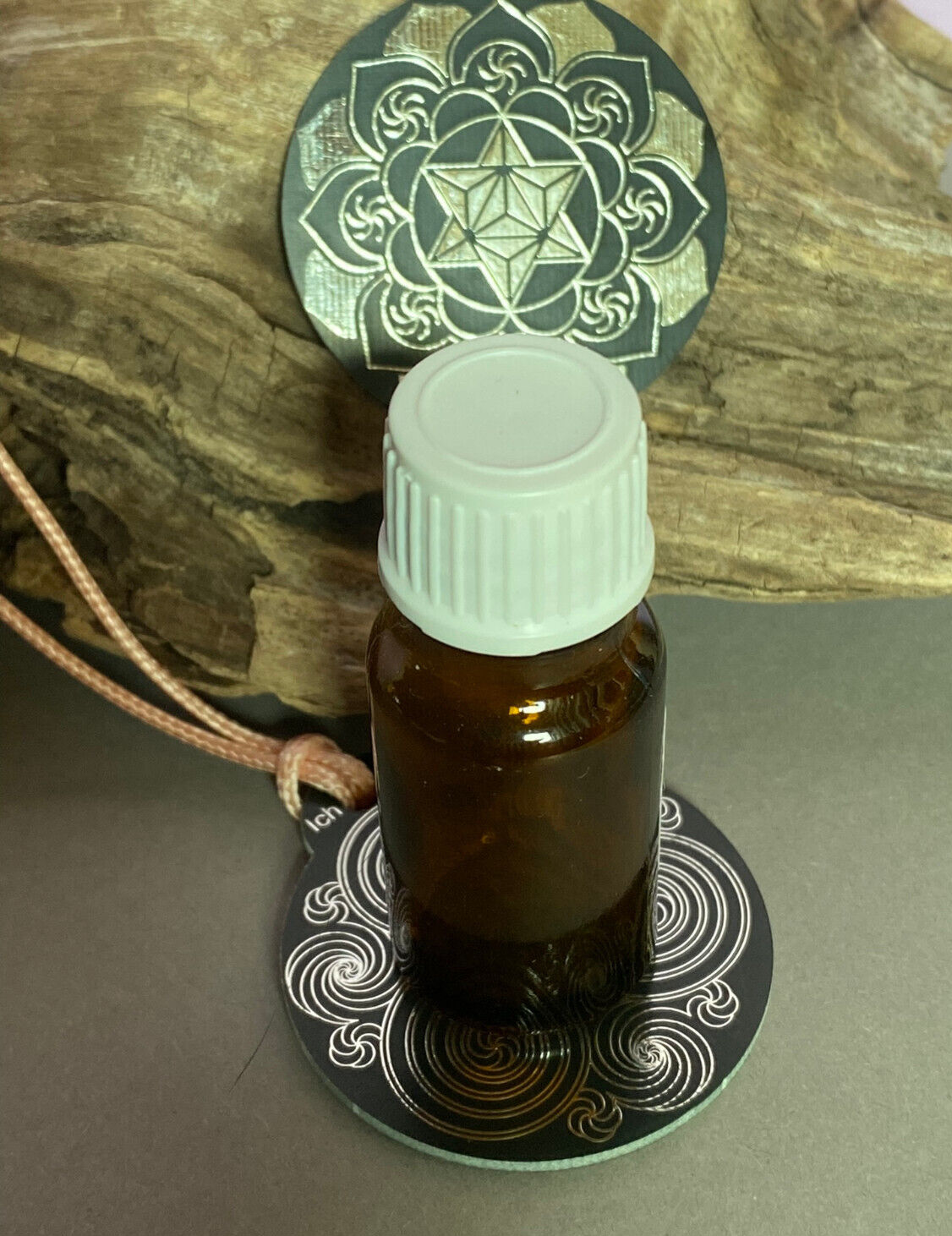 Amulett – Ich bin – Merkaba – Triskele schwarz mit zinnlegiert ca. 48mmx52 mm – Produktansicht 1