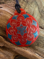 Amulett – Ich bin – Merkaba – Triskele rot mit zinnlegiert ca. 48mmx52 mm – Produktansicht 1